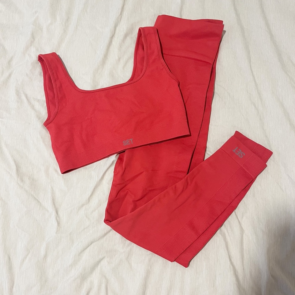 SET Active Matching Set - coral colored size medium workout set